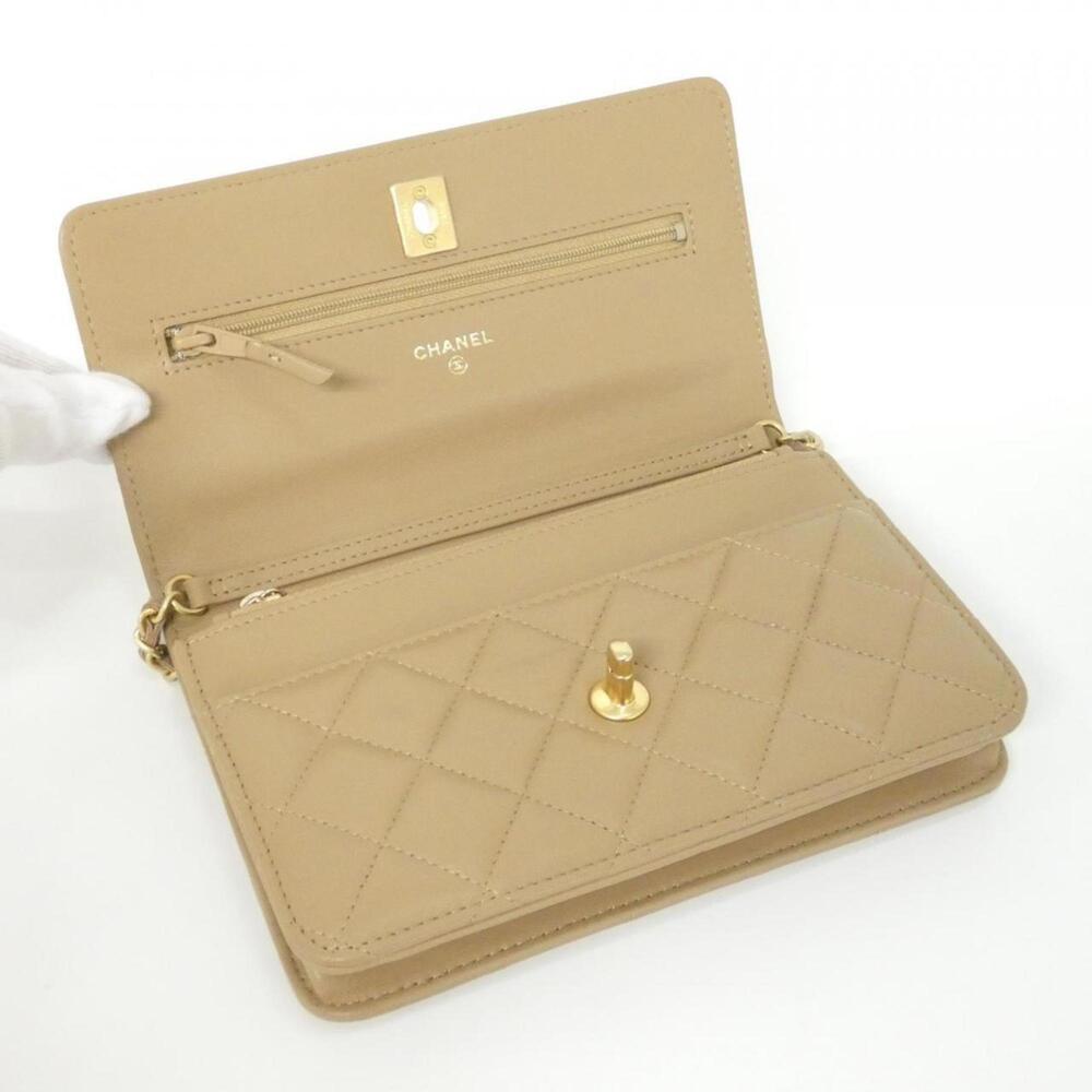 CHANEL Cream Wallet - Picture 7 of 10